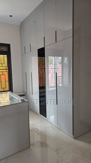 Closet Installed Buloba 412