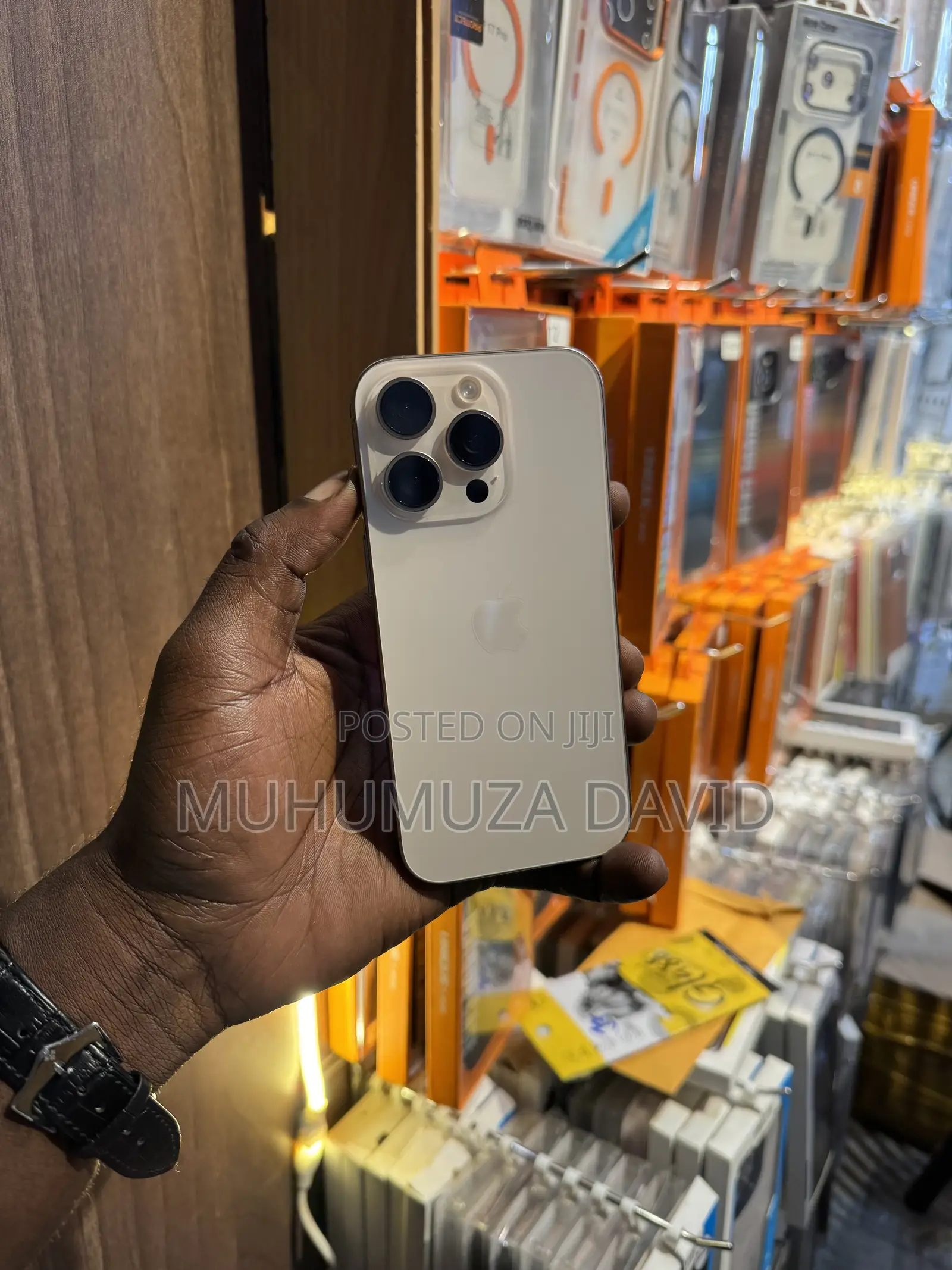 Apple iPhone 16 Pro 128 GB Gold