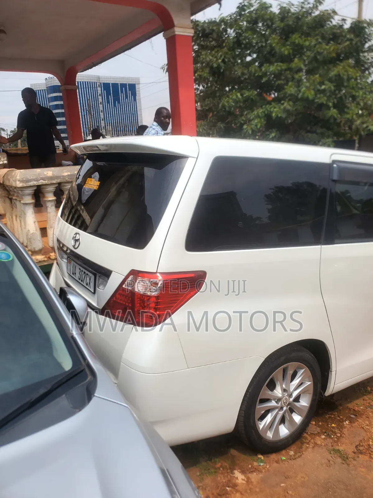 Toyota Alphard 2010 White