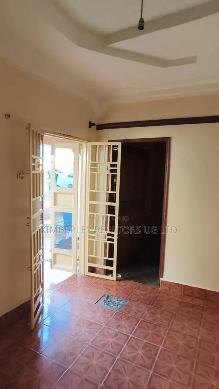 Furnished 2bdrm Apartment in Goma for sale