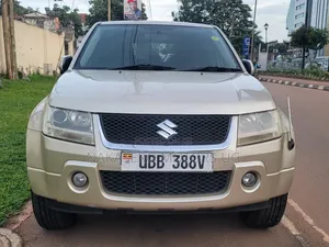 Suzuki Escudo 2010 Gold