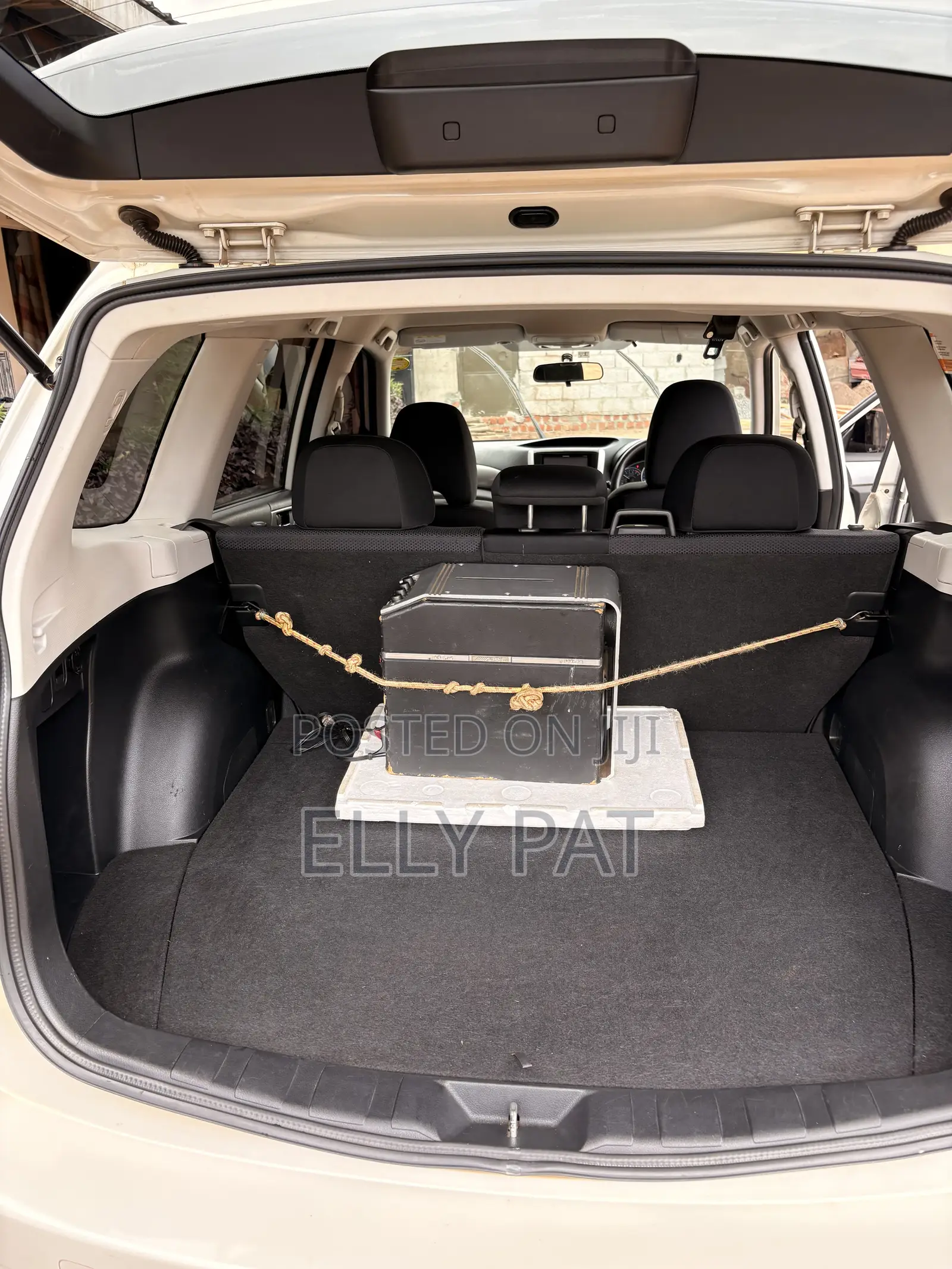 Subaru Forester 2.0D X 2011 Pearl