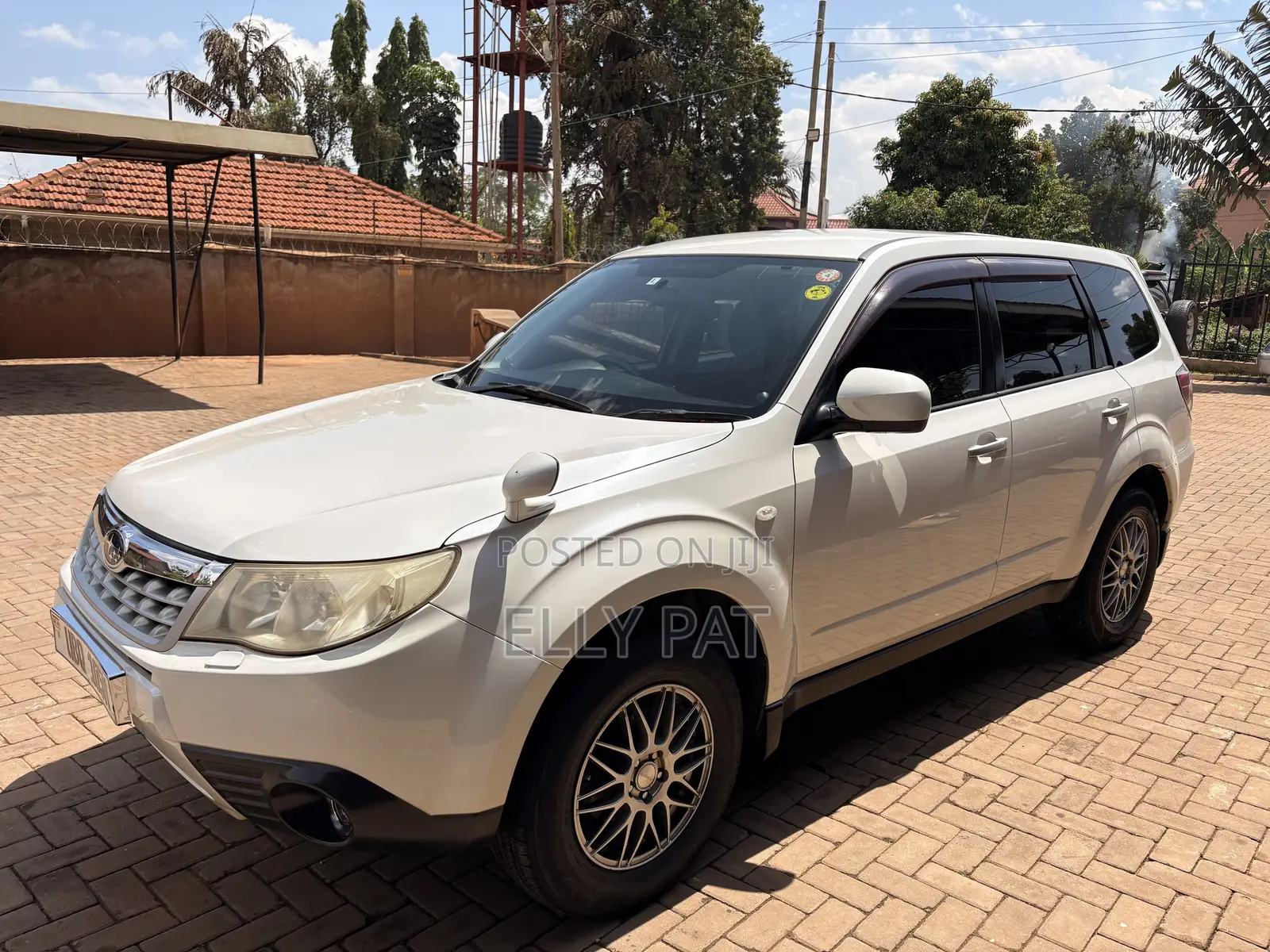 Subaru Forester 2.0D X 2011 Pearl