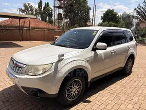 Subaru Forester 2.0D X 2011 Pearl