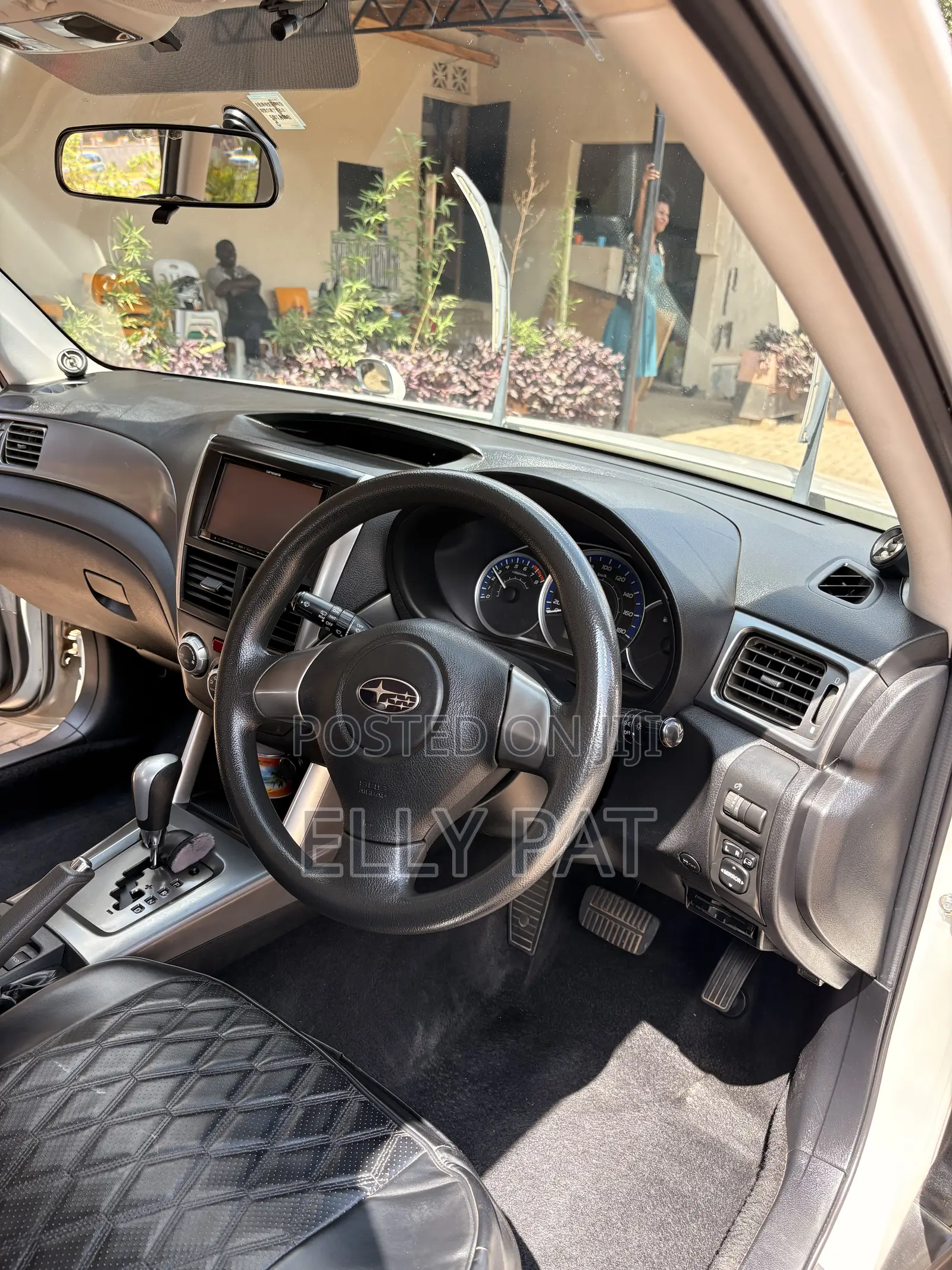 Subaru Forester 2.0D X 2011 Pearl