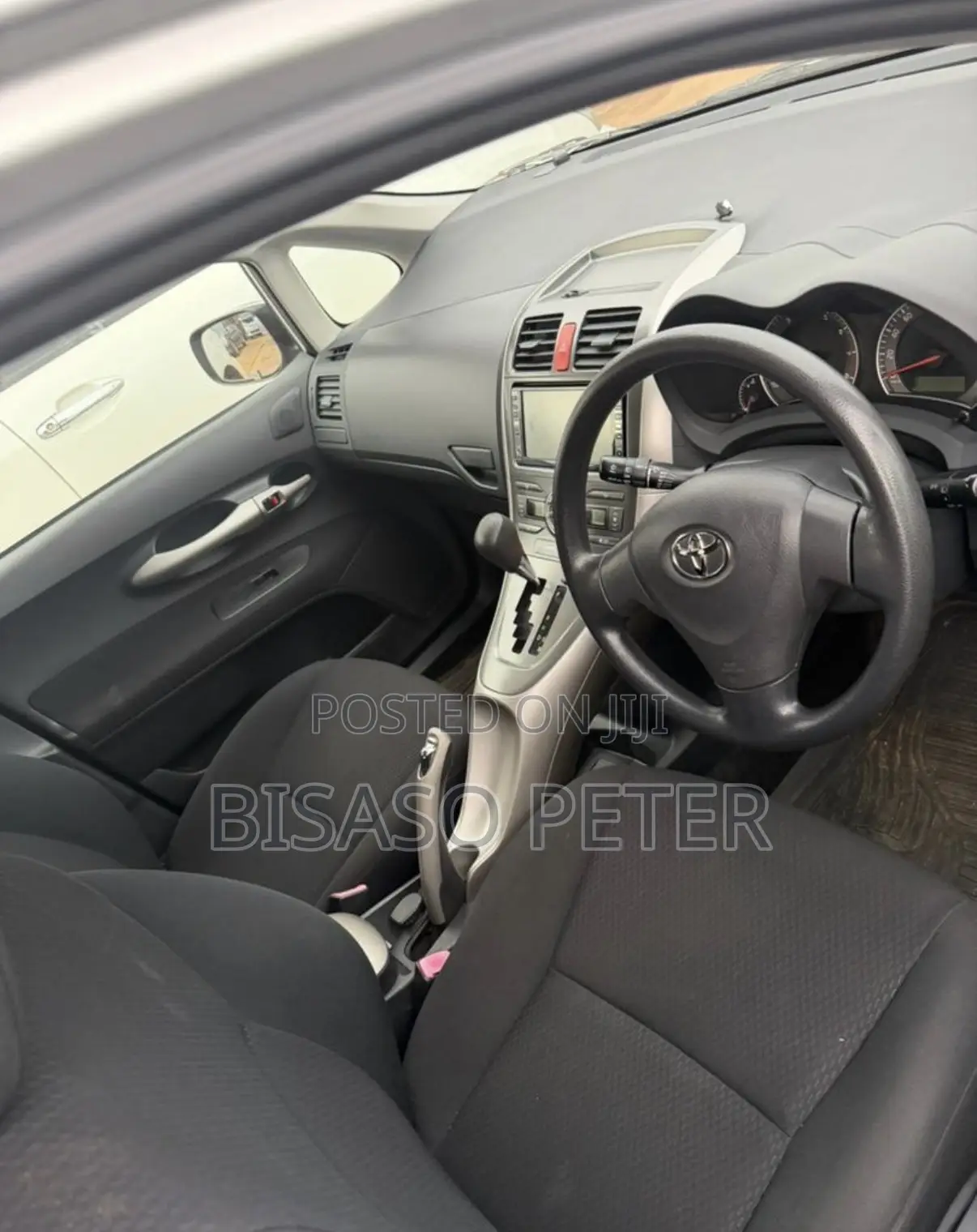 Toyota Auris 2010 Silver