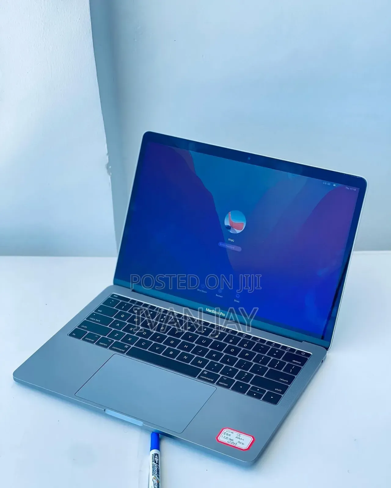 New Laptop Apple MacBook Pro 8GB Intel Core i5 SSD 256GB