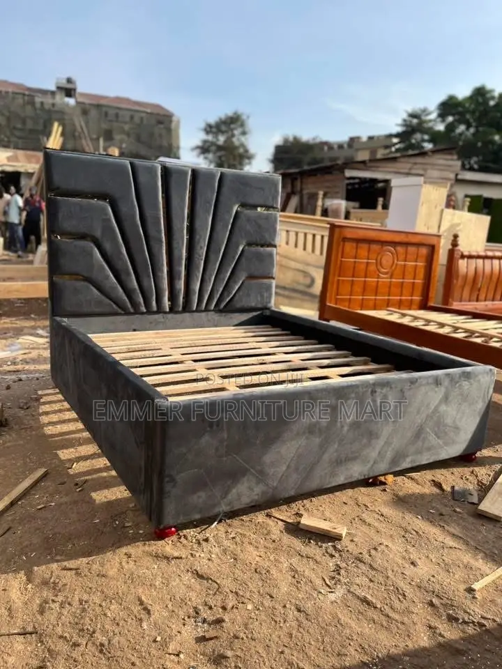 5x6 Velvet Bed