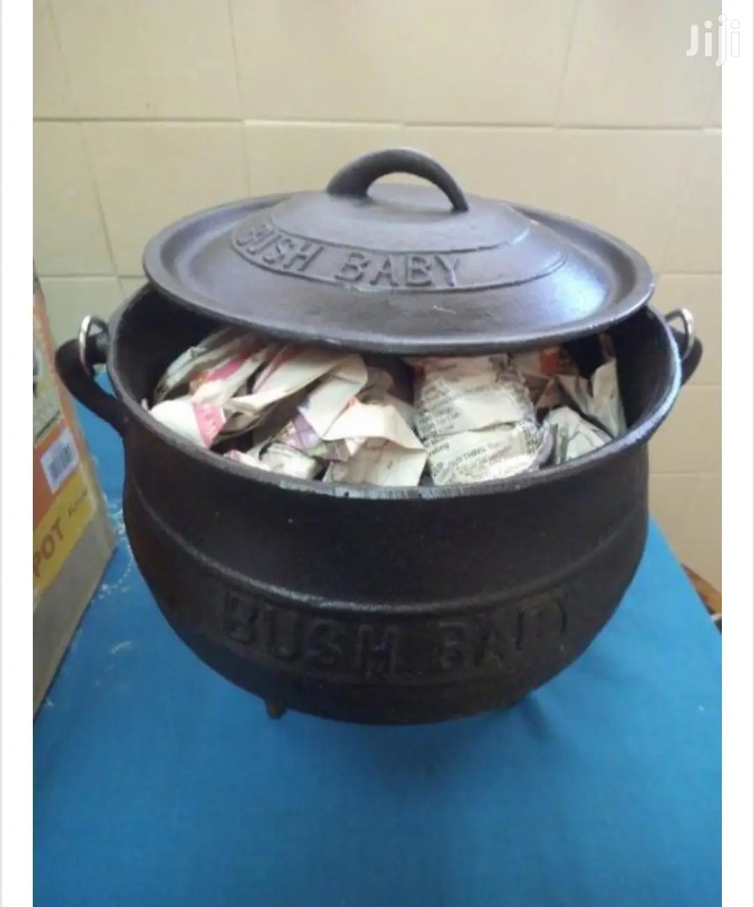 Bush Baby 8 Litre 3 Legged Cast Iron Pot Potjie
