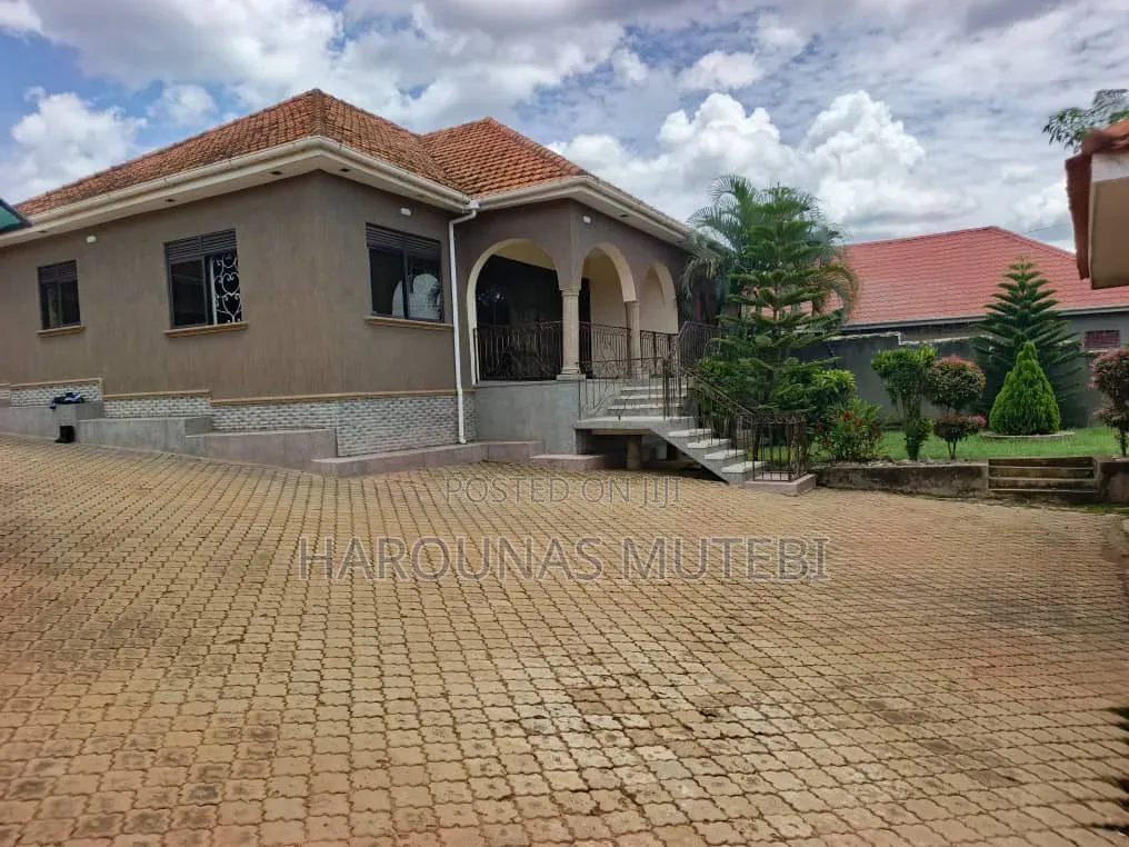Furnished 3bdrm House in Wakiso Town for sale