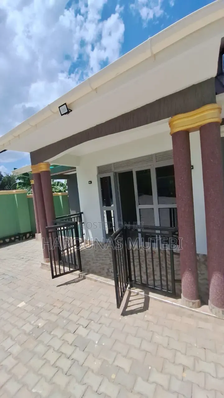 Furnished 4bdrm Bungalow in Bujjuko, Wakiso / Wakiso for sale