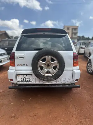 Toyota RAV4 Automatic 2003 White