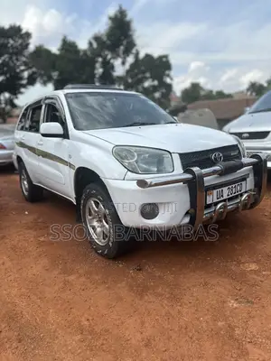 Toyota RAV4 Automatic 2003 White