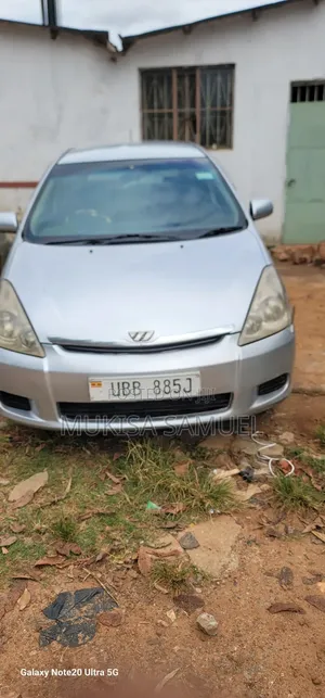 Toyota Wish 2004 Silver