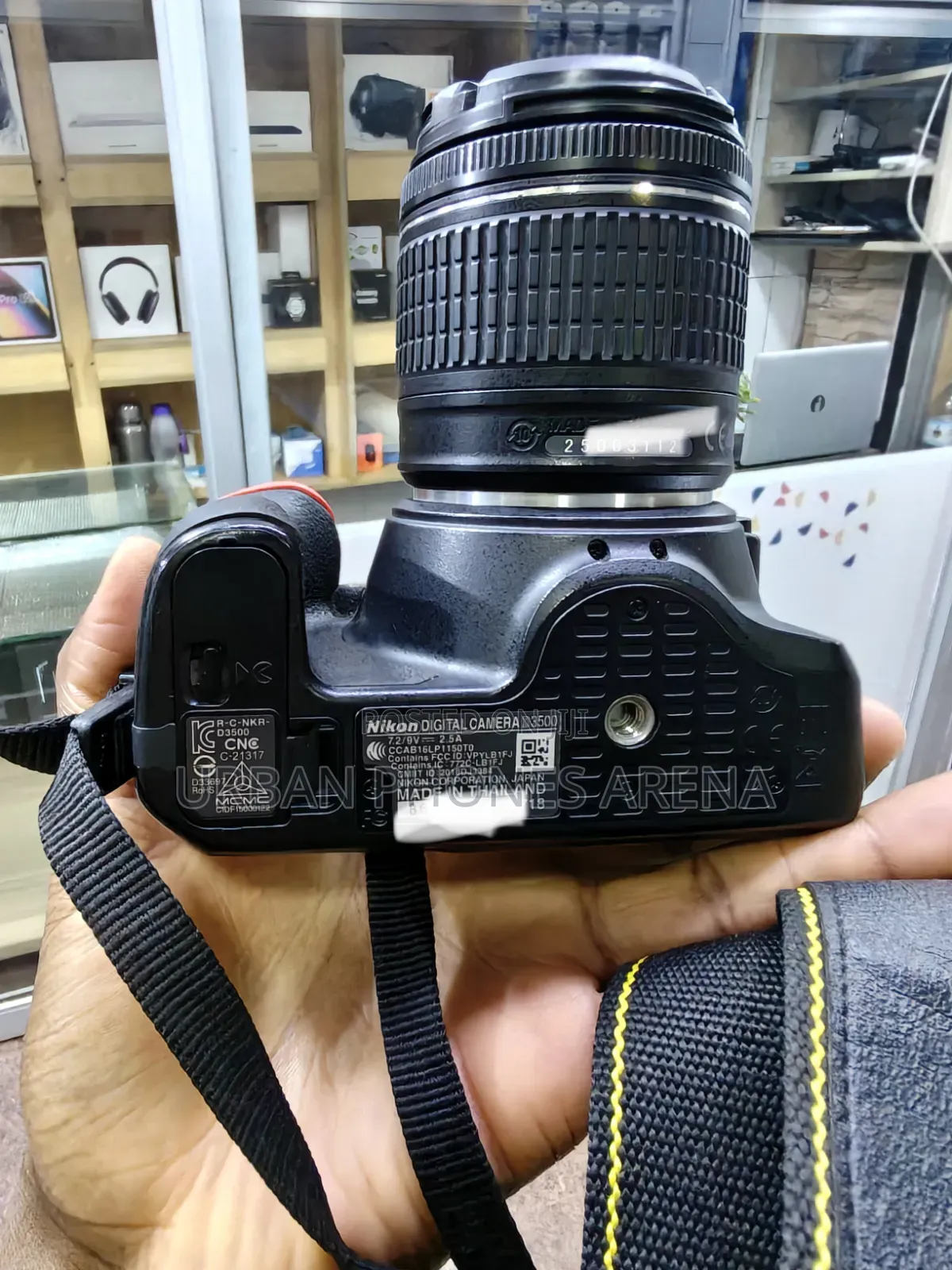 Like New Nikon D3500 DSLR Camera With 18-55mm Vr Lens Kit