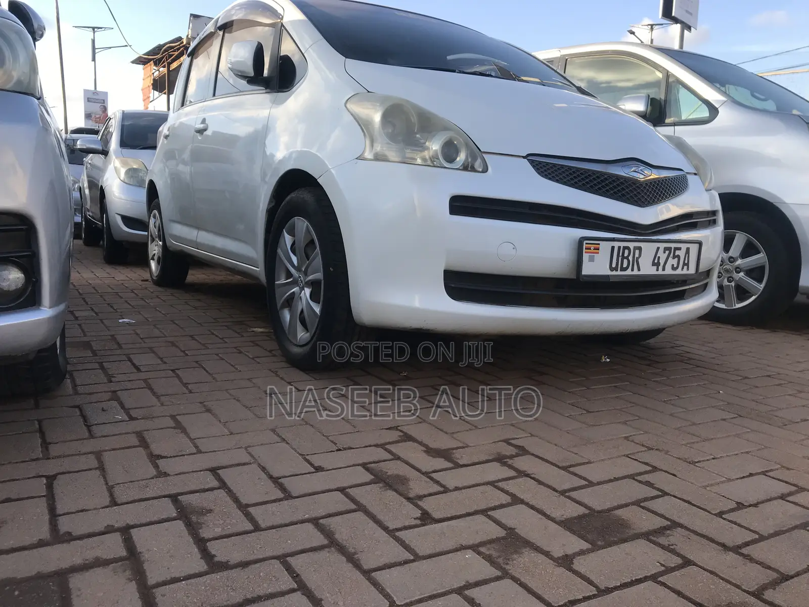 Toyota Ractis 2009 White