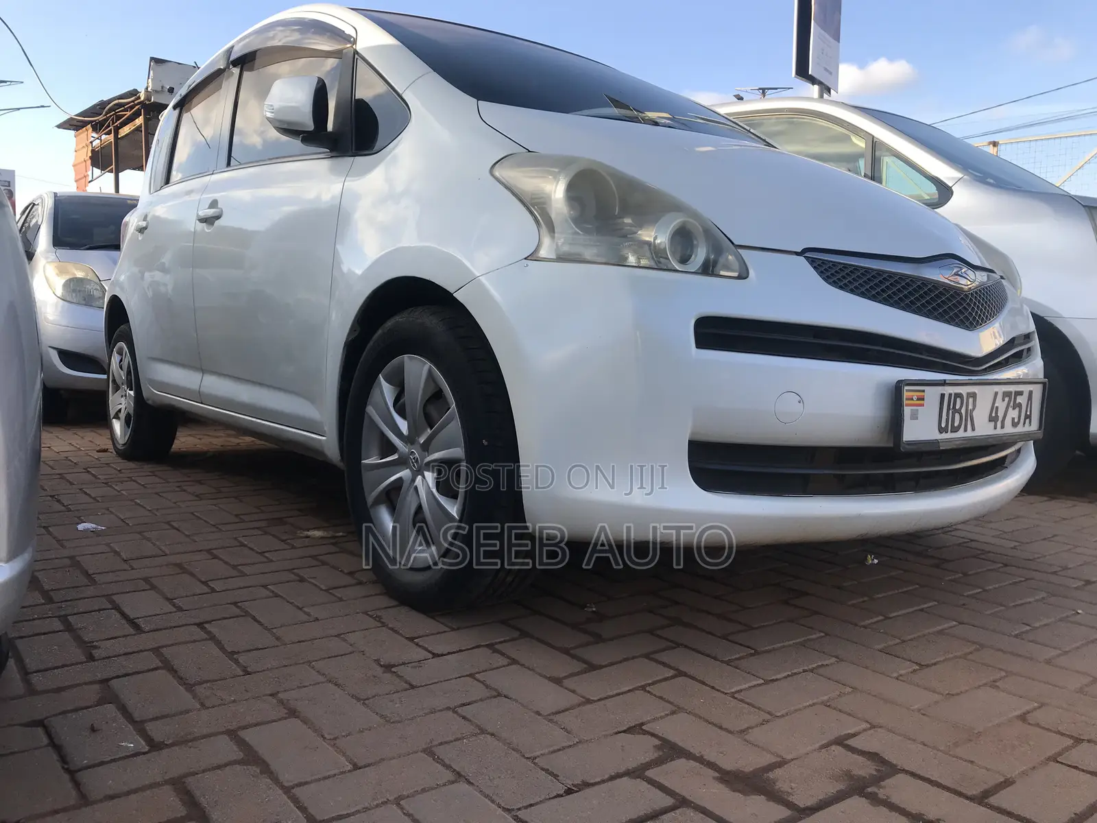 Toyota Ractis 2009 White