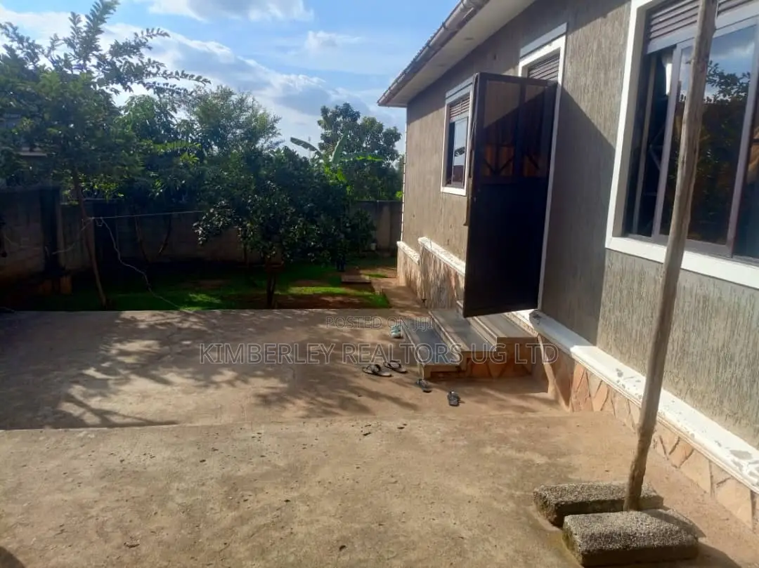 3bdrm Bungalow in Division A for sale
