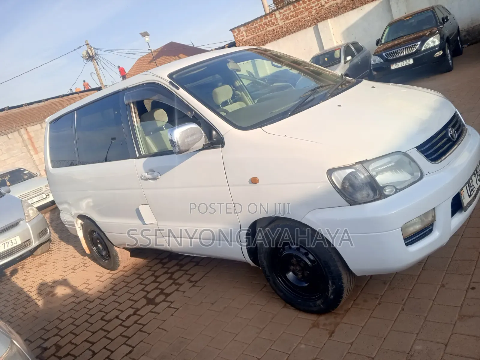 Toyota Noah 2001 White