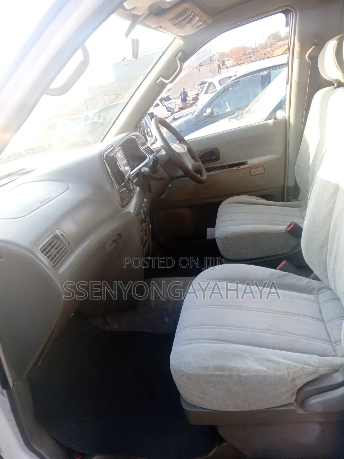 Toyota Noah 2001 White
