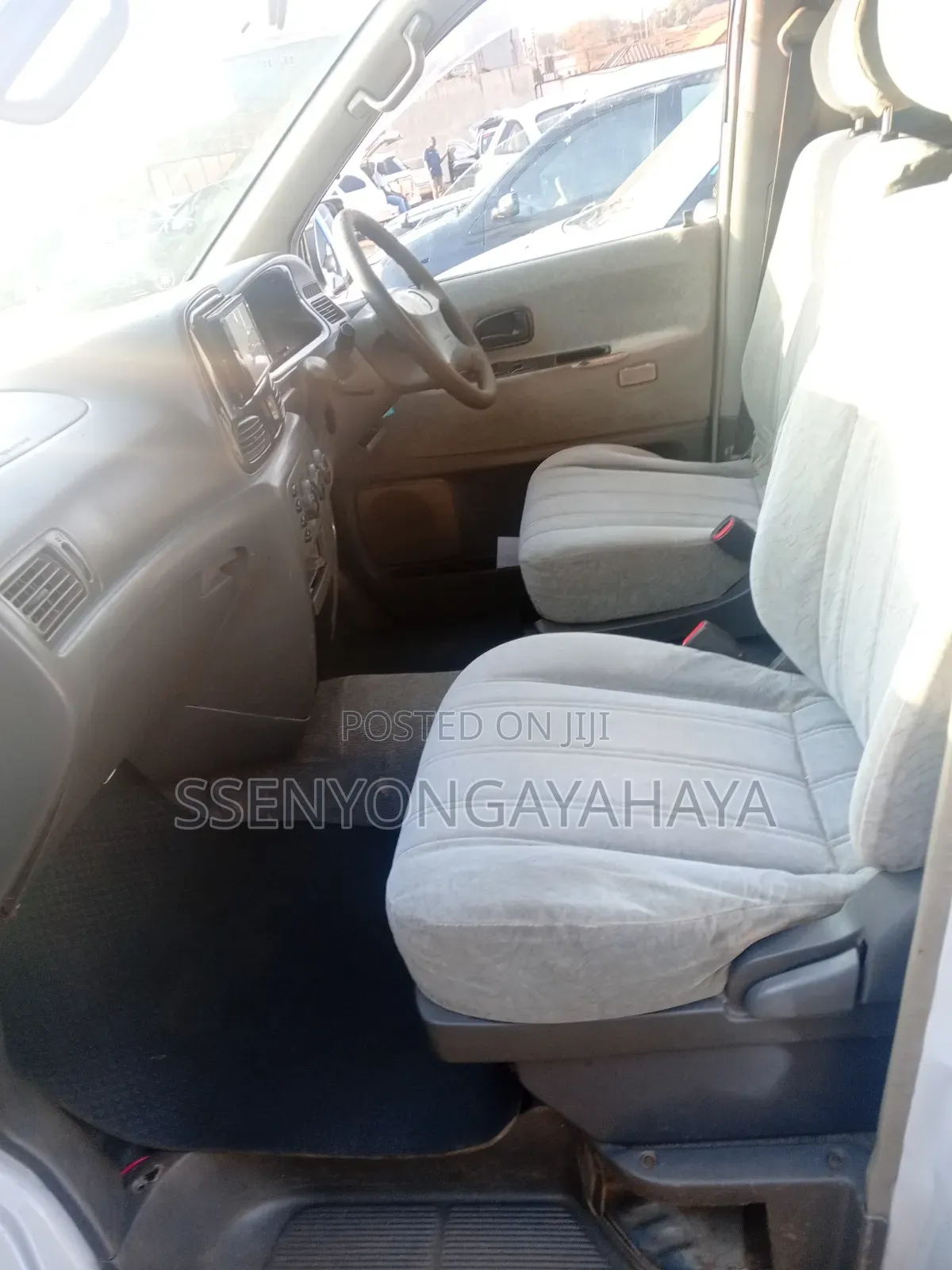 Toyota Noah 2001 White