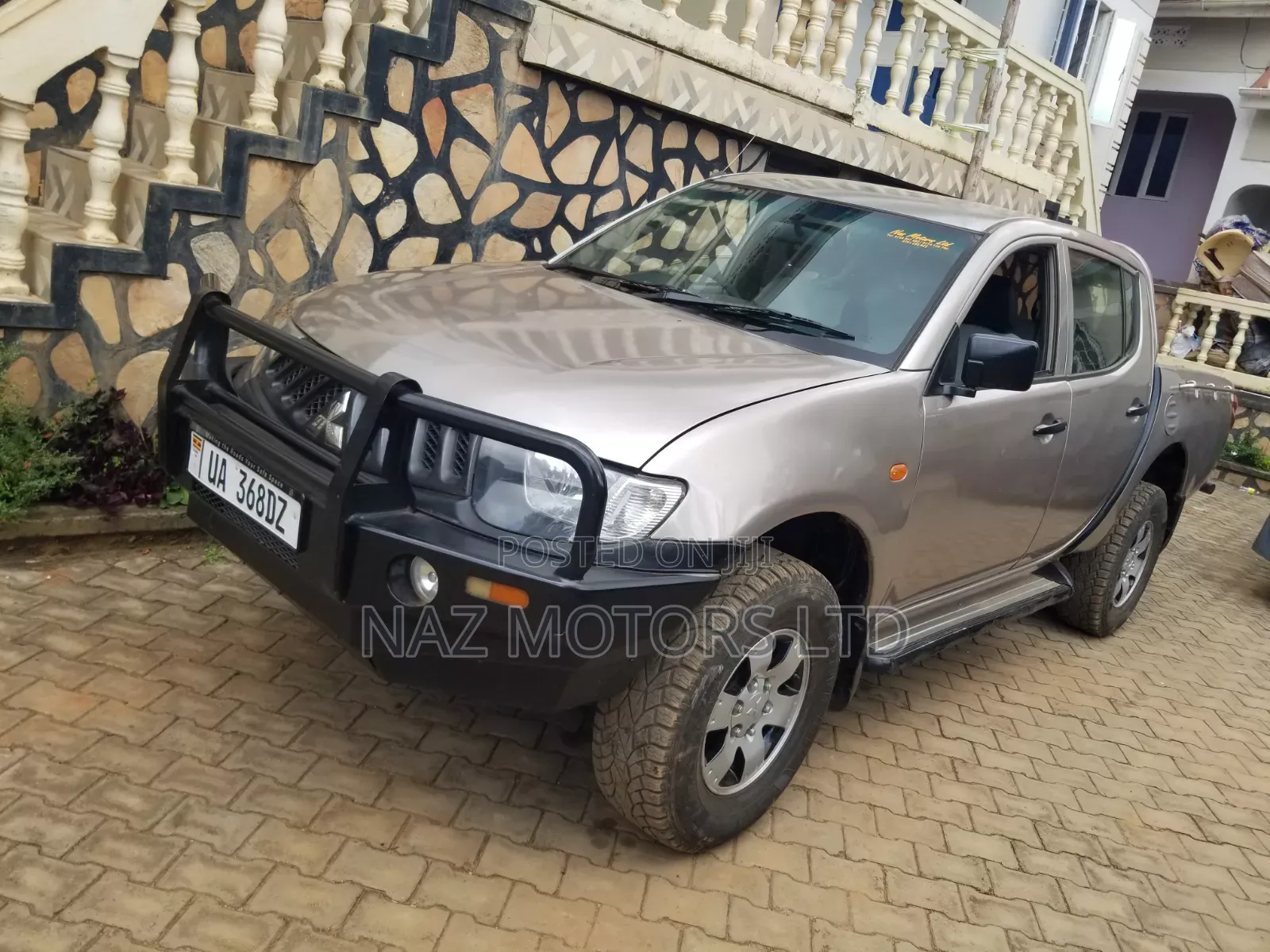 Mitsubishi L200 Double Cab 2.5 136hp 4WD 2007 Beige