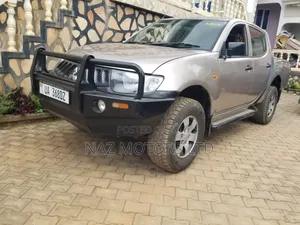 Mitsubishi L200 Double Cab 2.5 136hp 4WD 2007 Beige