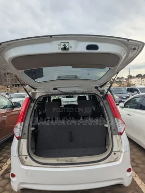 Toyota Passo Sette 1.5 AWD 2012 White