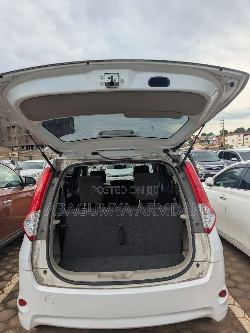 Toyota Passo Sette 1.5 AWD 2012 White