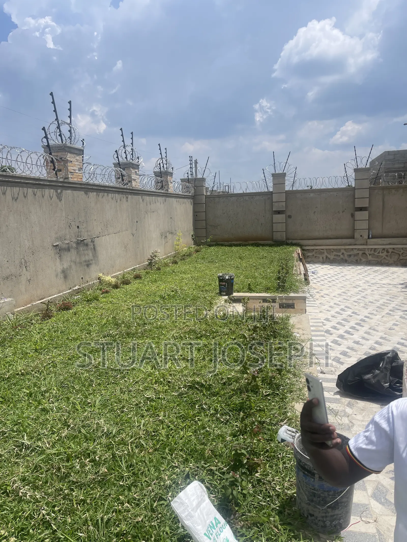 Electric Fence and Electric Fence Accessories