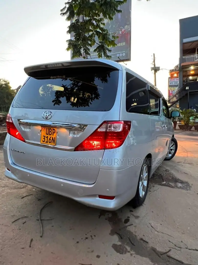 Toyota Alphard 2.4 Petrol AWD 2009 Silver