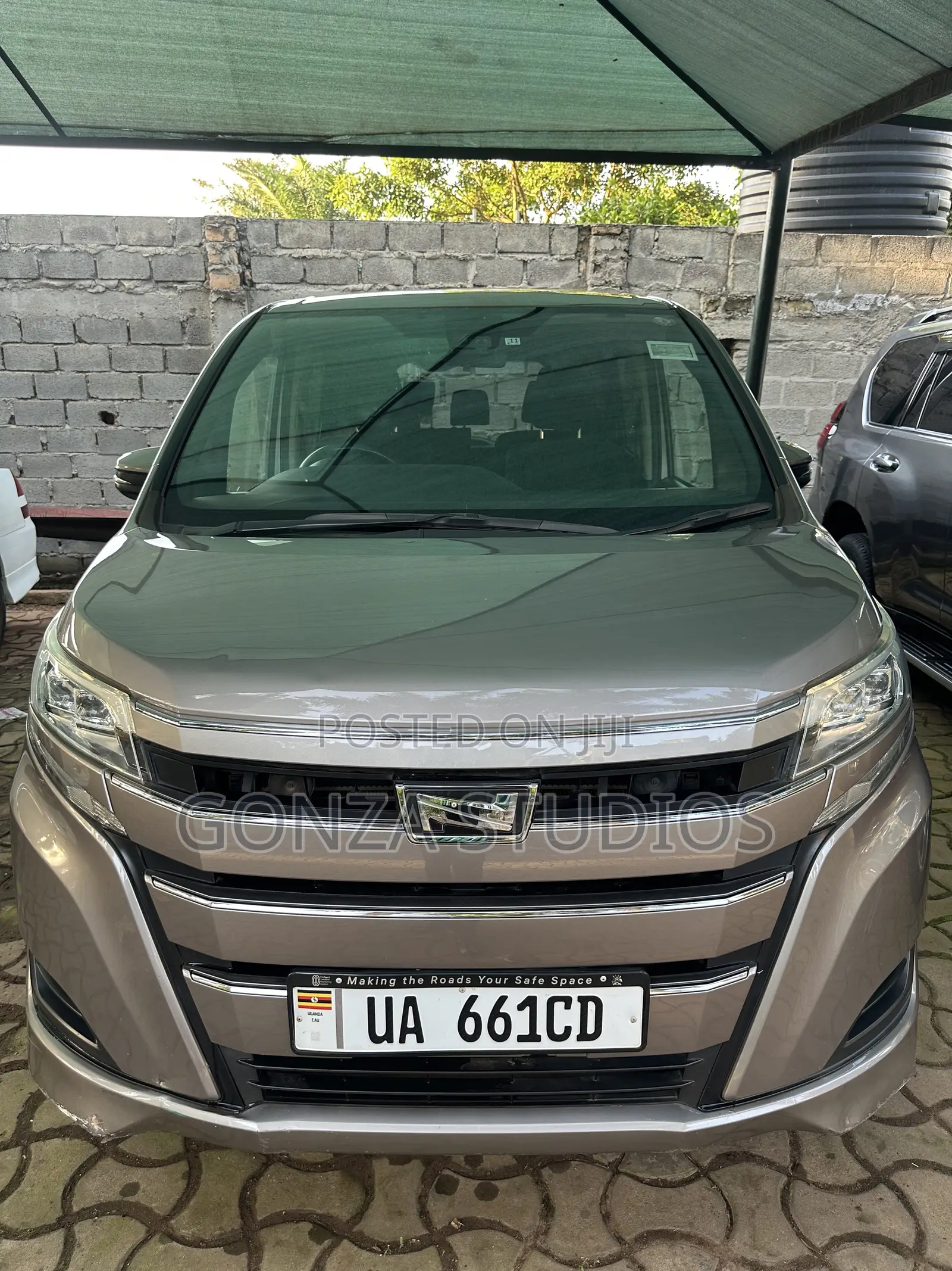 Toyota Noah 2.0 FWD (7 Seater) 2017 Gray