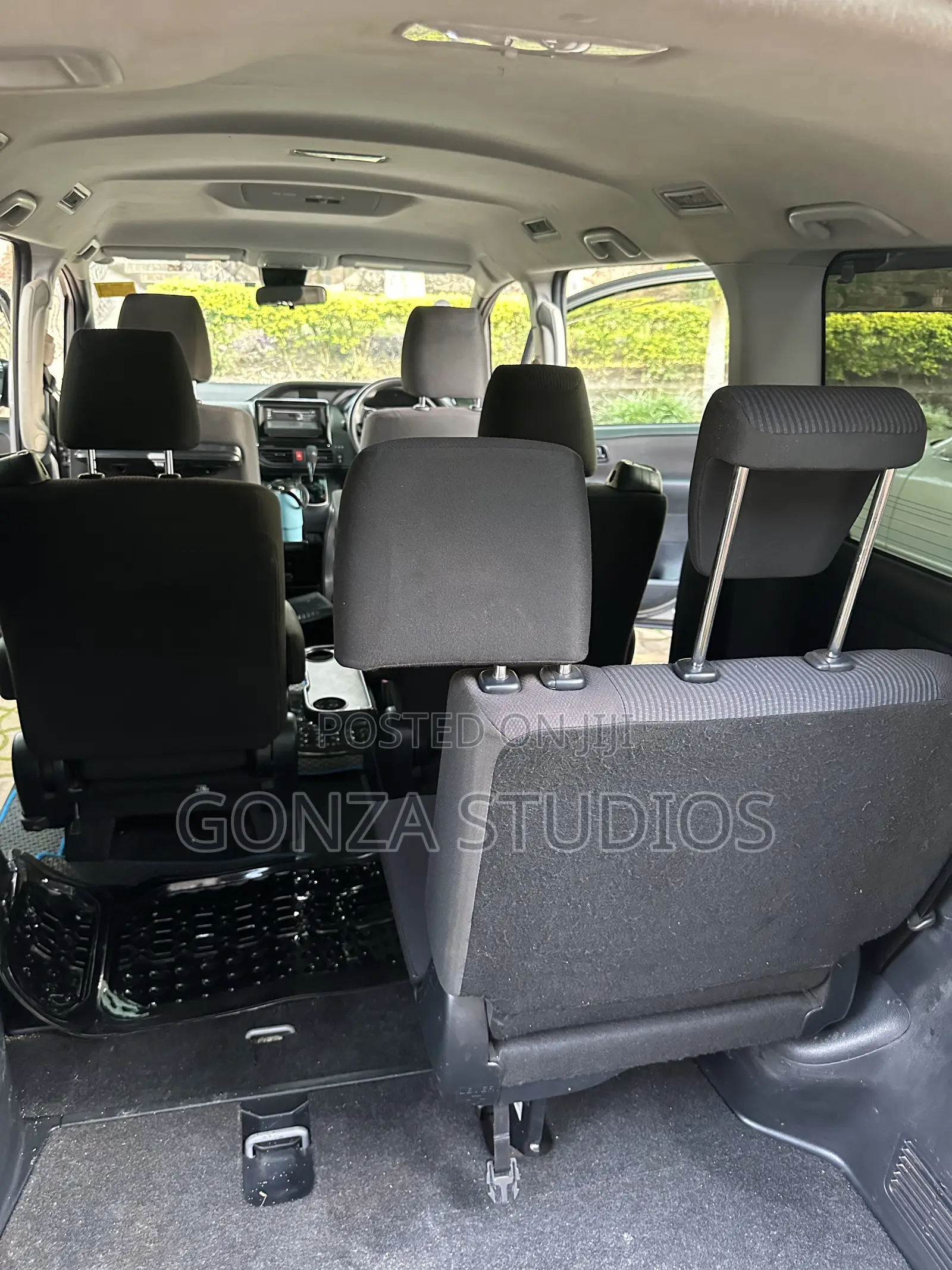 Toyota Noah 2.0 FWD (7 Seater) 2017 Gray