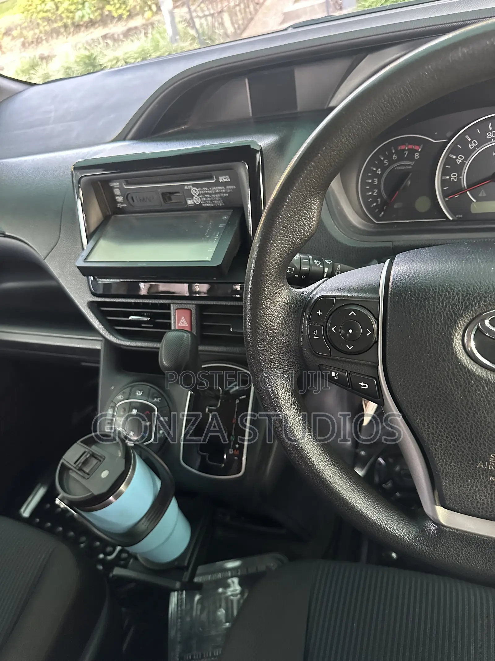 Toyota Noah 2.0 FWD (7 Seater) 2017 Gray