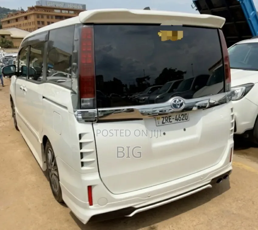 Toyota Noah 2.0 FWD (7 Seater) 2016 White