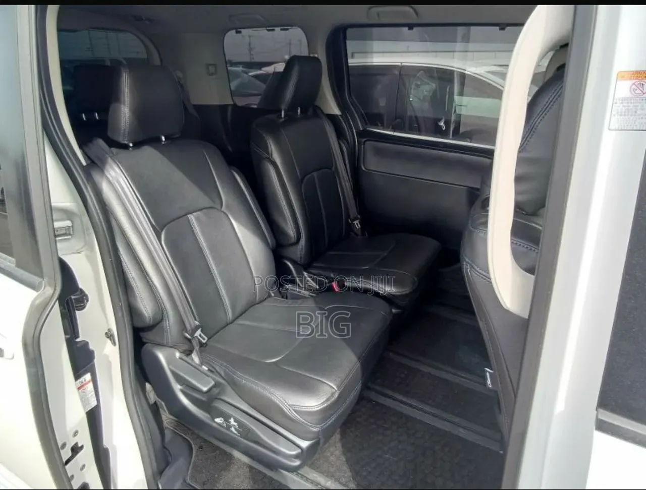 Toyota Noah 2.0 FWD (7 Seater) 2016 White