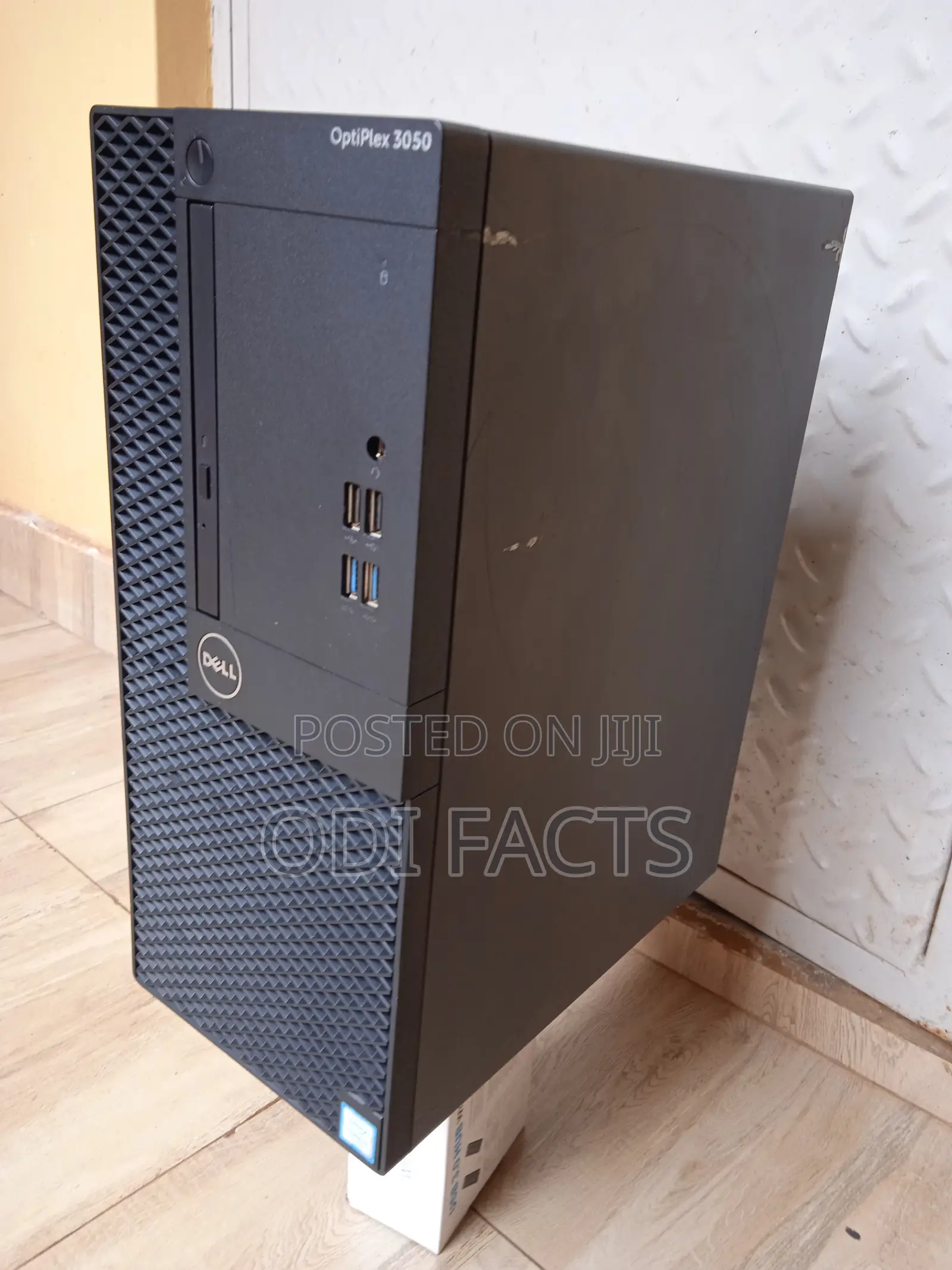Desktop Computer Dell OptiPlex 3050 8GB Intel Core i5 SSD 256GB