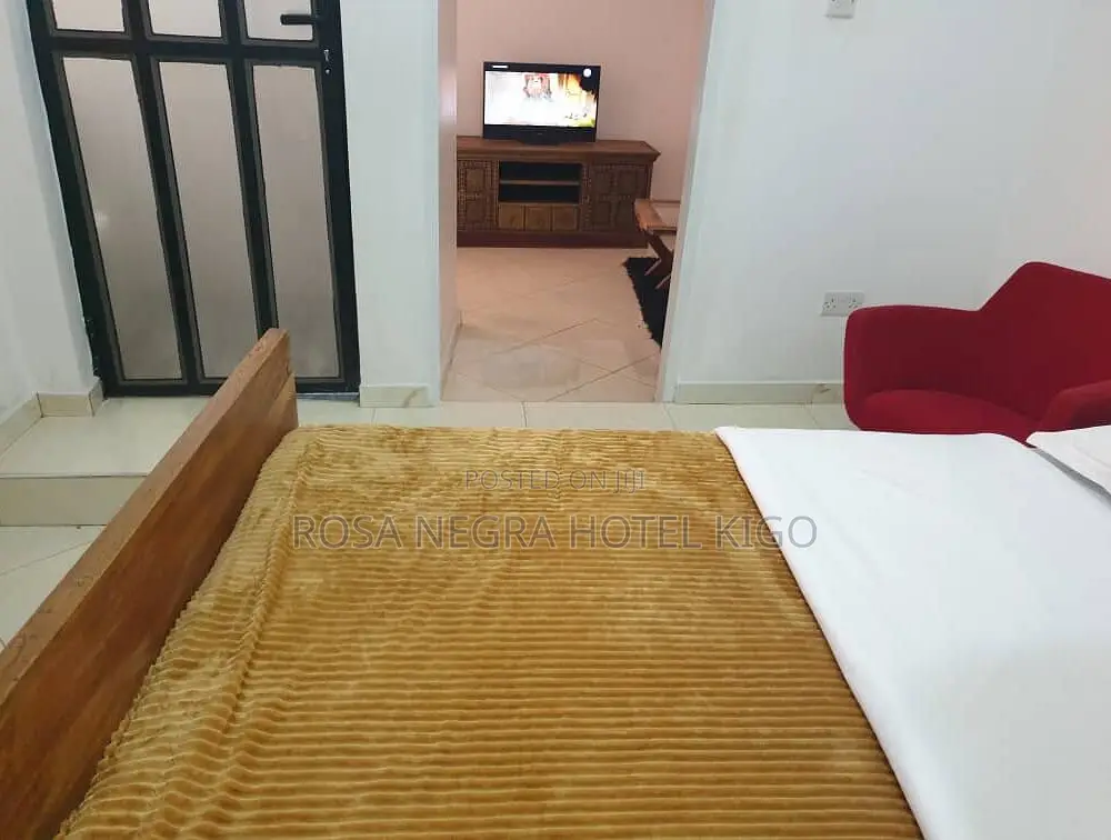Rosa Negra Hotel : Affordable Hotel In Kigo Over Looking Lake Victoria