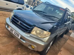 Mitsubishi Pajero IO 2005 Blue