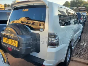 Mitsubishi Pajero 2010 White