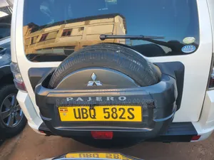 Mitsubishi Pajero 2010 White