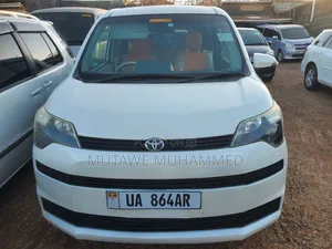 Toyota Spade 2012 White