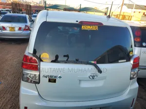Toyota Spade 2012 White