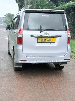 Toyota Noah 2010 Silver