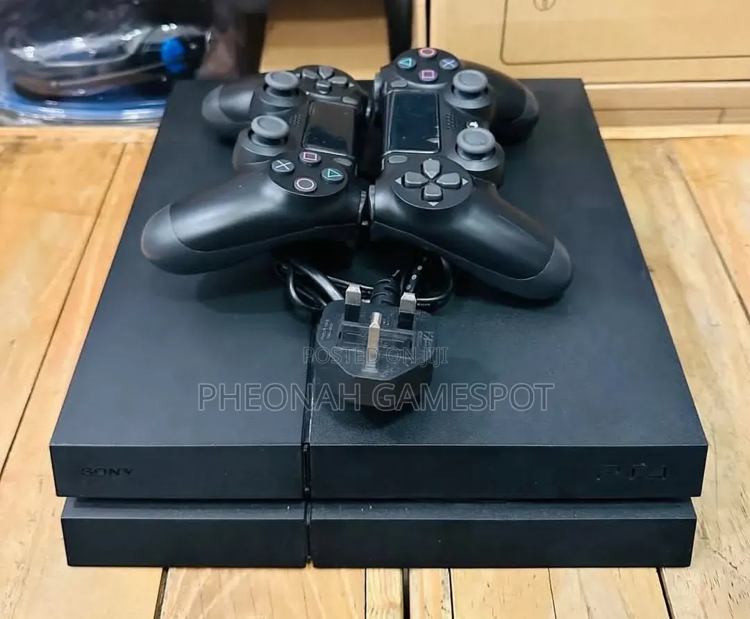 Ps4 Standard, 12 Games, 2 Pads: Play Till Your Eyes Turn Very Yellow