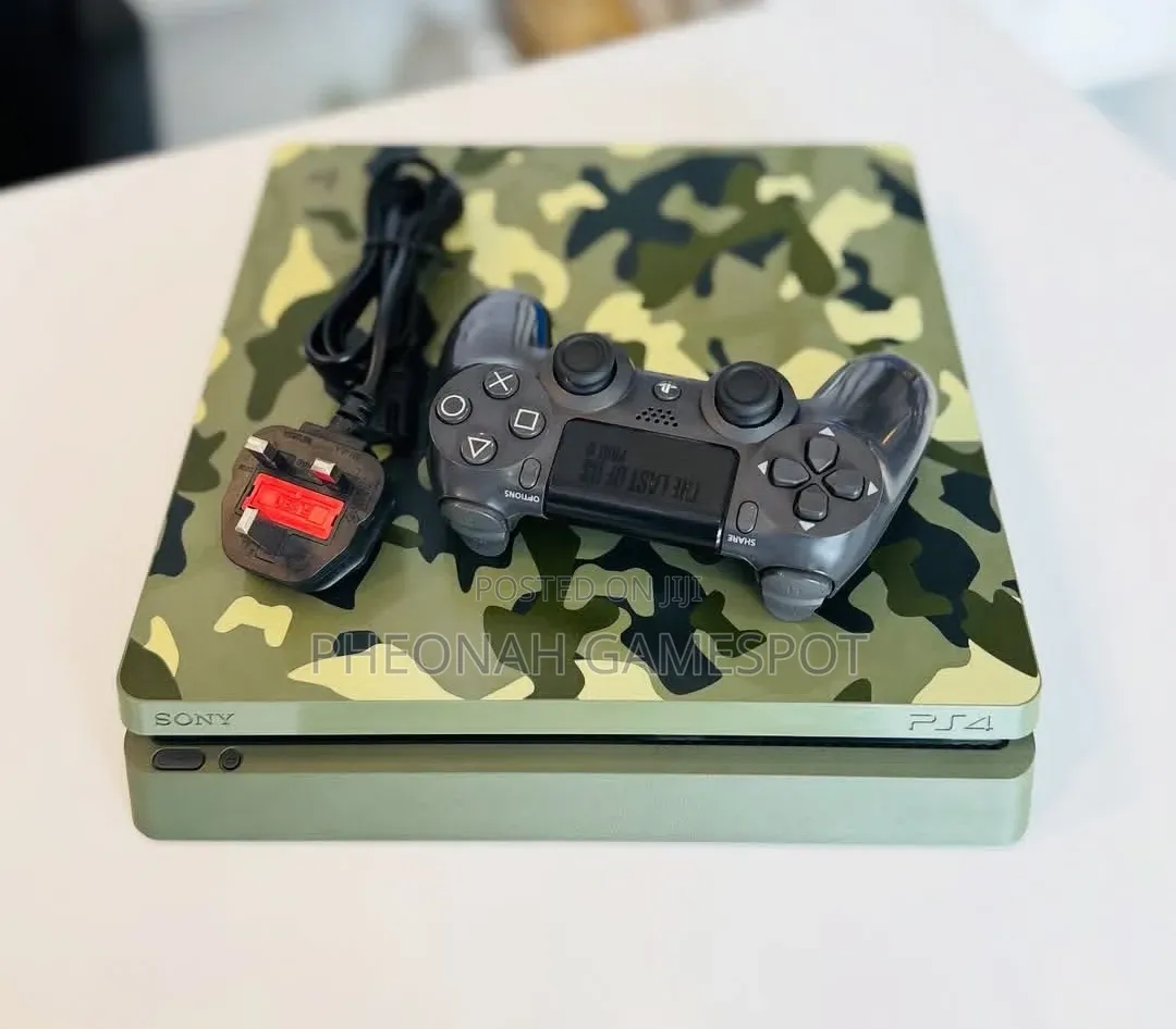 Ps4 Slim Gaming Console Bundle. 12 Games and 2 Controllers Playstation