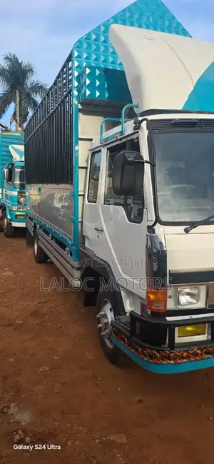 Fuso Fighter Food Truck