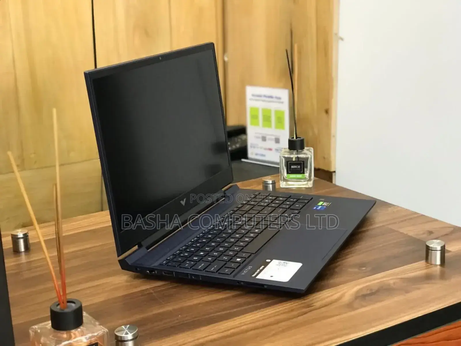 New Laptop HP Victus 15 16GB AMD Ryzen 7 SSHD+SSD 512GB