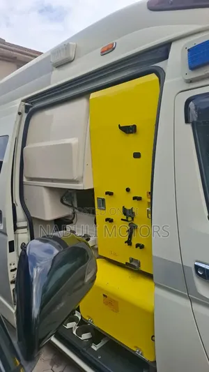 Toyota Grand HiAce 2012 White