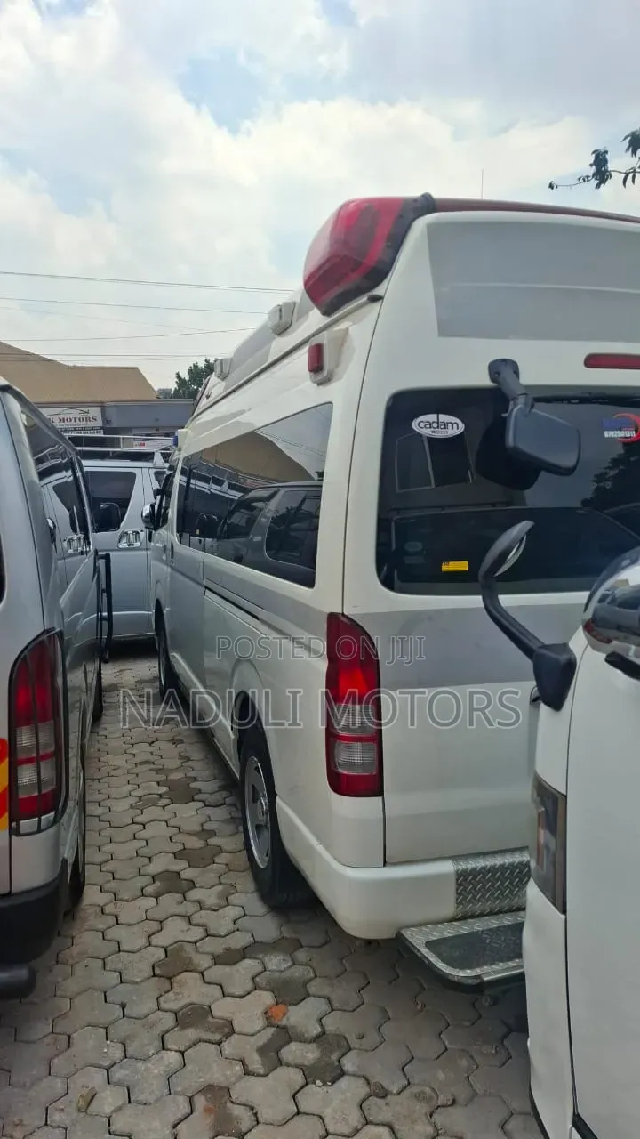 Toyota Grand HiAce 2012 White